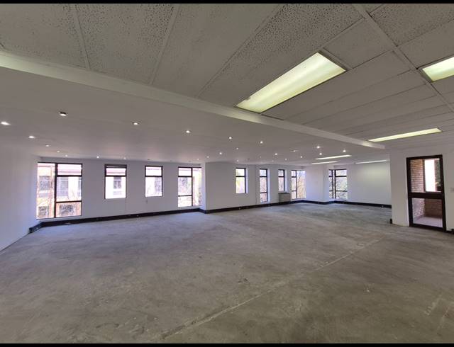 182M² OFFICE TO LET IN KRAMERVILLE